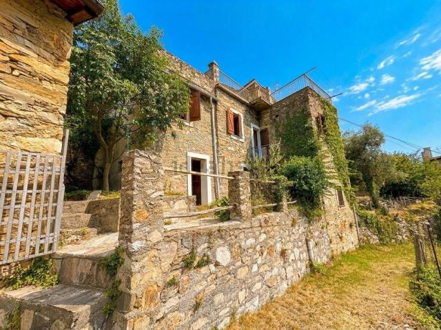 Rustico in vendita a Erli, Liguria