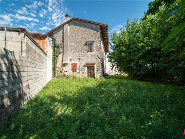 Rustico in vendita a Coseano, Friuli-Venezia Giulia