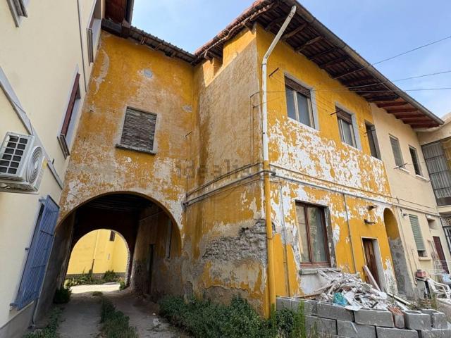 Rustico in vendita a Caponago, Monza e della Brianza