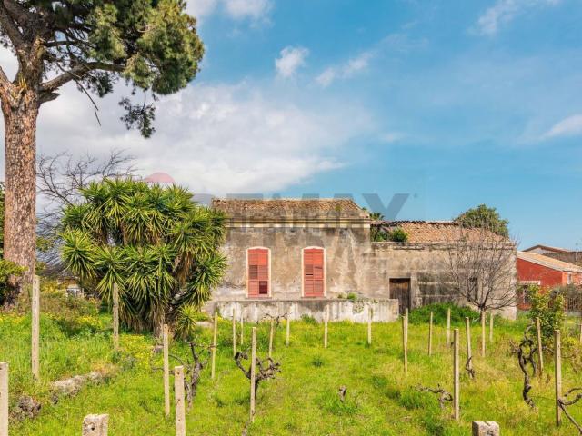 Rustico in vendita a Aci Sant'antonio, Sicilia