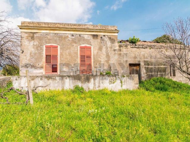 Rustico in vendita a Aci Sant'antonio, Sicilia