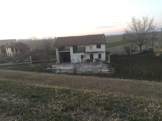 Rustico in vendita a Pieve Porto Morone, Lombardia