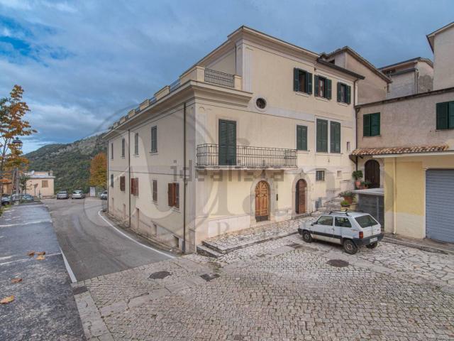 Rustico in vendita a Pescosolido, Lazio