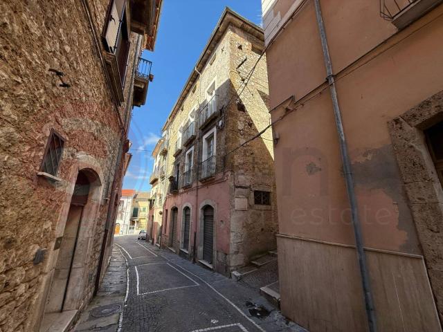 Rustico in vendita a Roccasecca, Frosinone