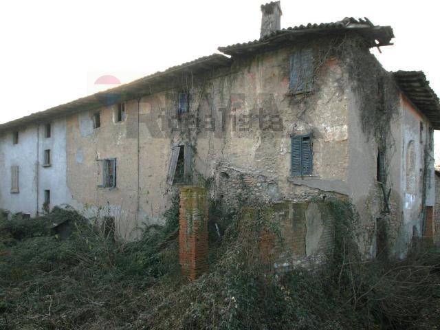 Rustico in vendita a Boltiere, Bergamo