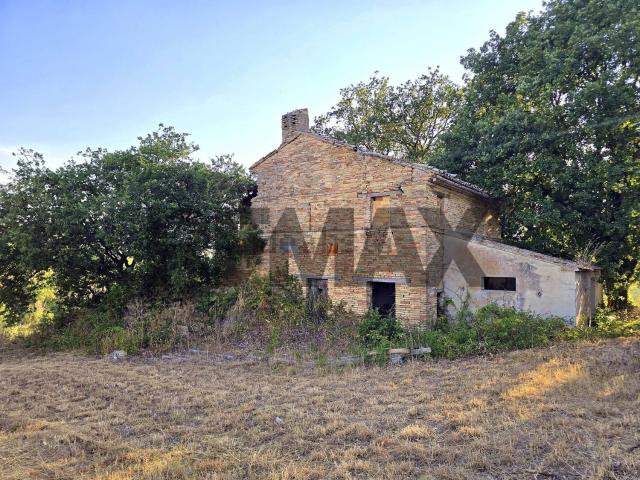 Rustico in vendita a Contrada Asola, Potenza Picena