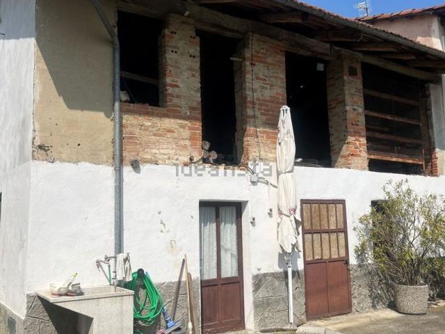 Rustico in vendita a Cinzano, Santa Vittoria d'Alba