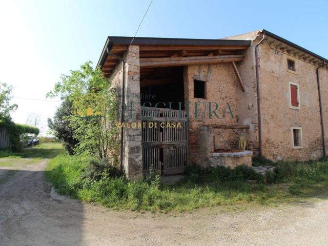 Rustico in vendita a Remelli, Valeggio Sul Mincio