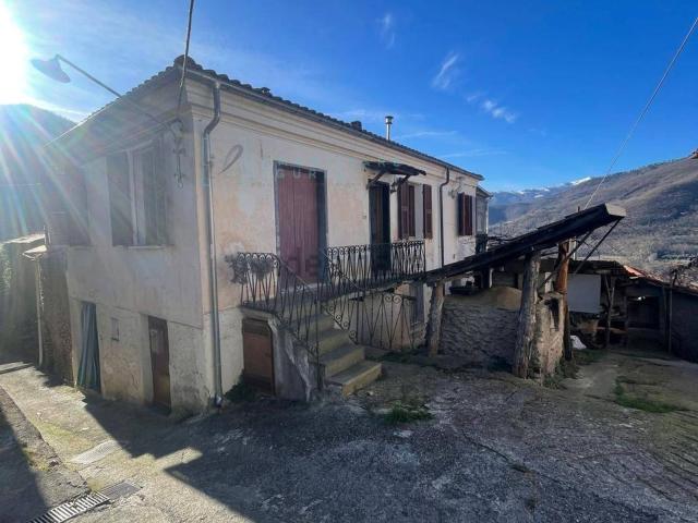 Rustico in vendita a Pieve Di Teco, Liguria