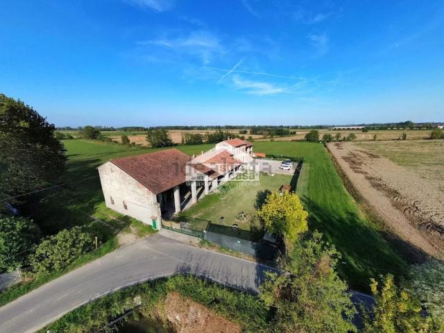 Rustico in vendita a Trigolo, Cremona