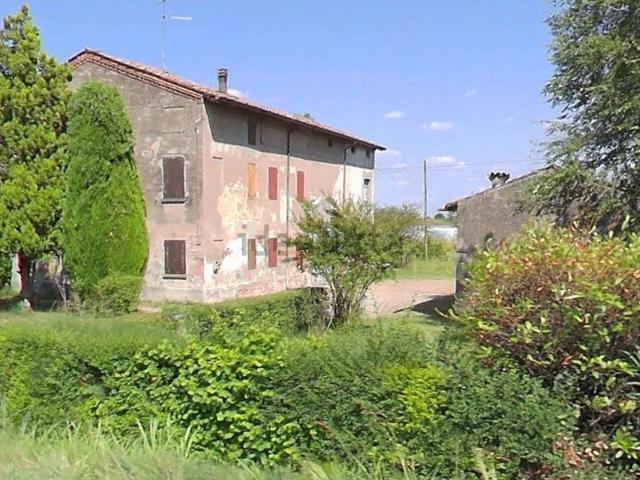 Rustico in vendita a Terra di Mezzo, Re