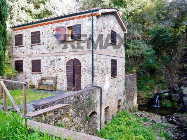 Rustico in vendita a Castagneto Carducci, Livorno