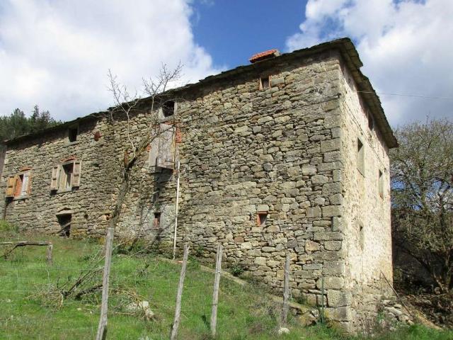 Rustico in vendita a Castel Focognano, Toscana