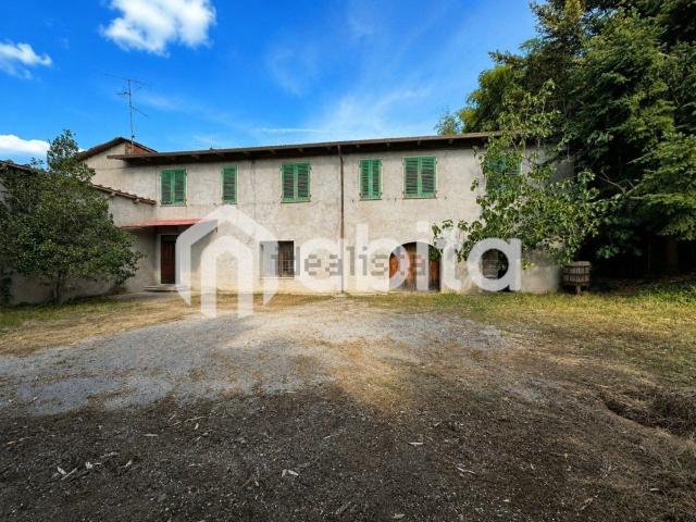 Rustico in vendita a Montevarchi, Toscana