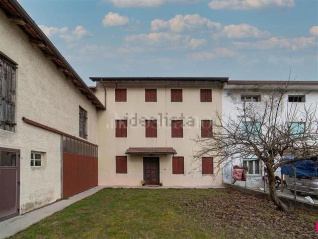 Rustico in vendita a Fiume Veneto, Friuli-Venezia Giulia