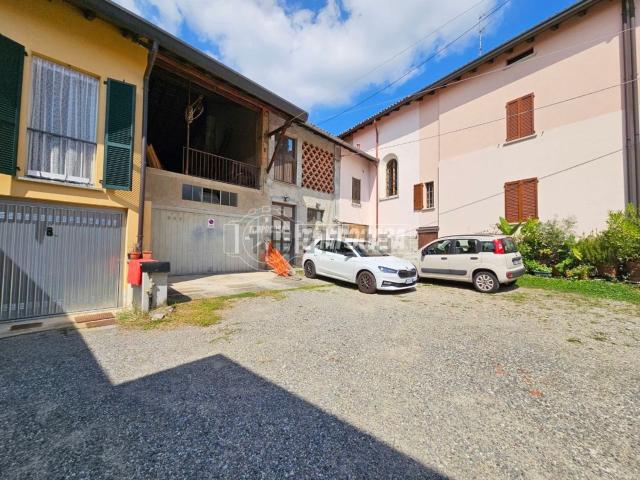 Rustico in vendita a Capiago, Capiago Intimiano