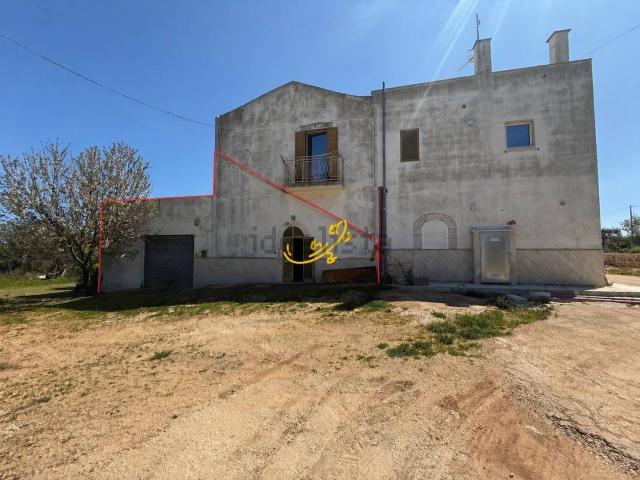 Rustico in vendita a Casello Cavuzzi, Puglia