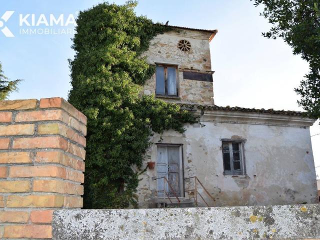Rustico in vendita a Nepezzano, Teramo
