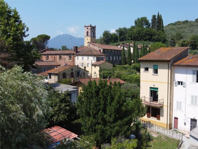 Rustico in vendita a Montemagno, Camaiore