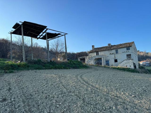 Rustico in vendita a San Lorenzo, Marche