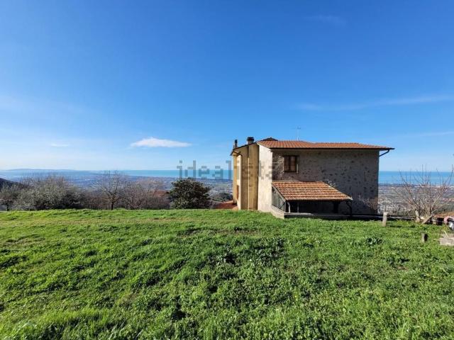 Rustico in vendita a Tonfano, Toscana