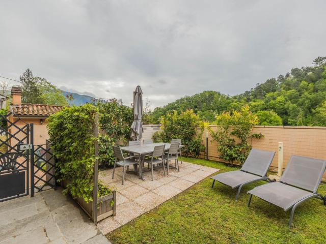 Rustico in vendita a Camaiore, Toscana
