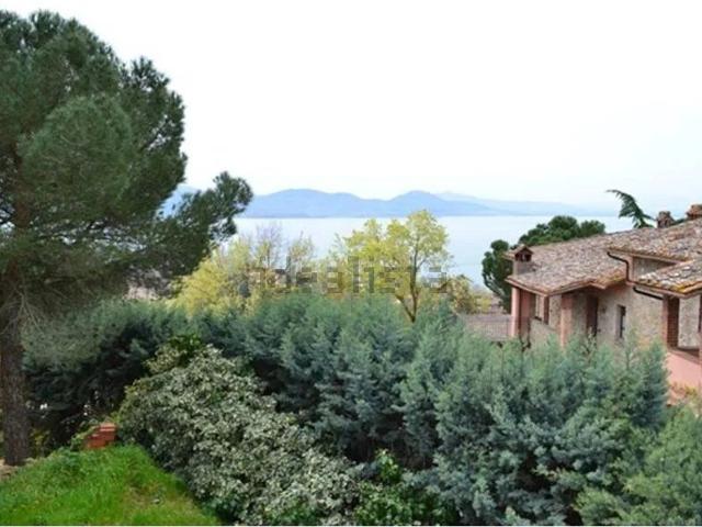 Rustico in vendita a Magione, Umbria