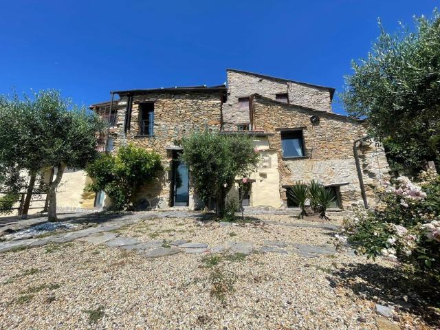 Rustico in vendita a Aquila Di Arroscia, Liguria