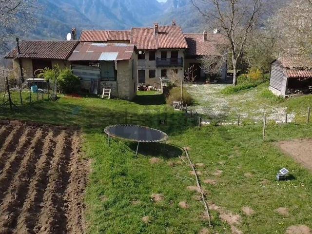 Rustico in vendita a Posina, Veneto