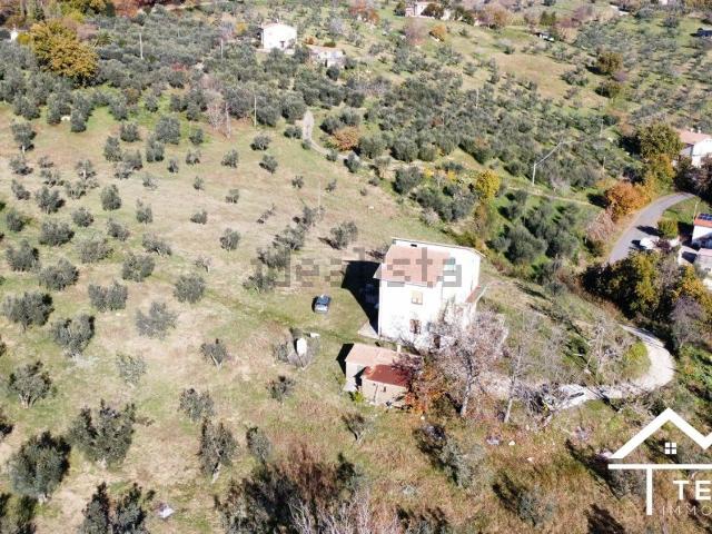 Rustico in vendita a Mompeo, Lazio