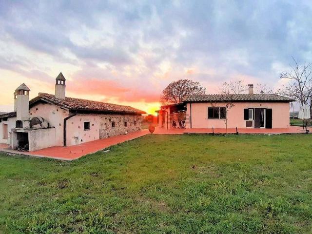 Rustico in vendita a Unione di Comuni Montani Colline del Fiora, Manciano