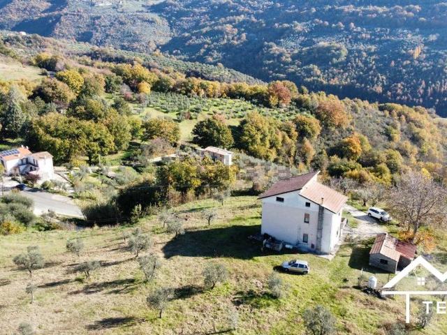 Rustico in vendita a Mompeo, Rieti
