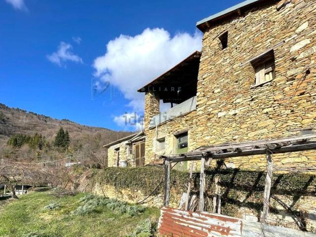 Rustico in vendita a Pieve Di Teco, Liguria