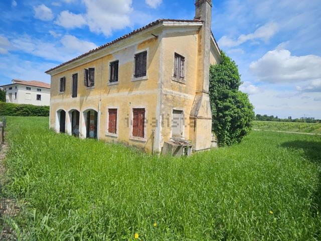 Rustico in vendita a Cessalto, Veneto