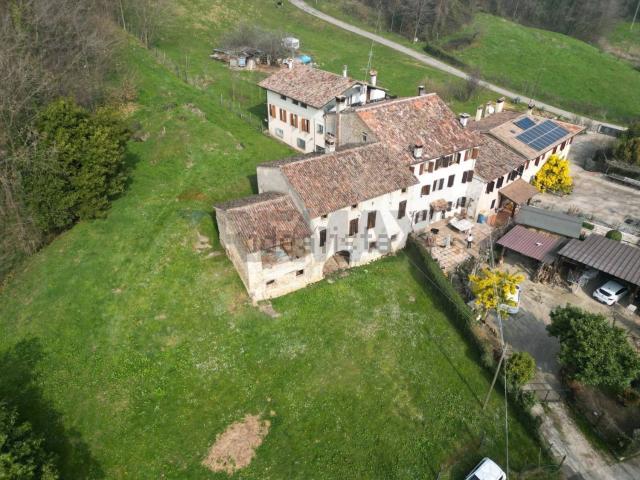 Rustico in vendita a Pieve del Grappa, Castelcucco