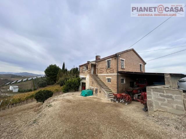 Rustico in vendita a San Giorgio, Acquaviva Picena