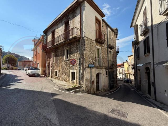 Rustico in vendita a Roccasecca, Frosinone