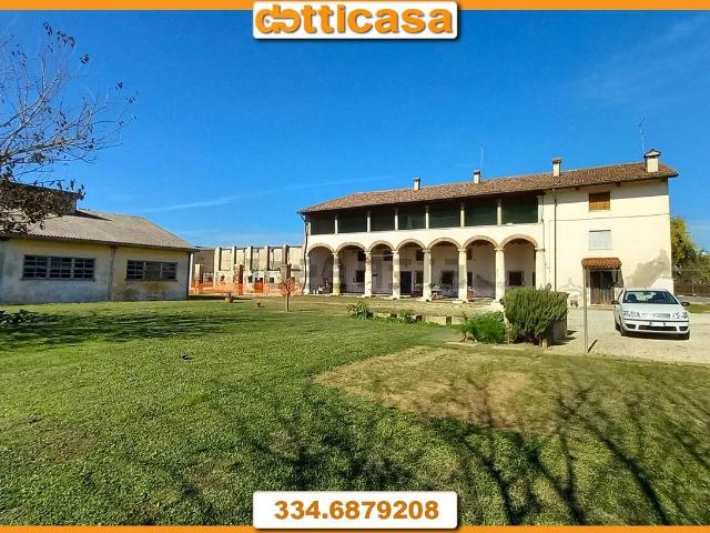 Rustico in vendita a Vicenza, Veneto