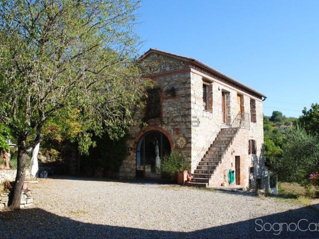 Rustico in vendita a Radda In Chianti, Toscana