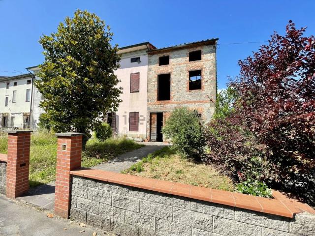 Rustico in vendita a Capannori, Toscana