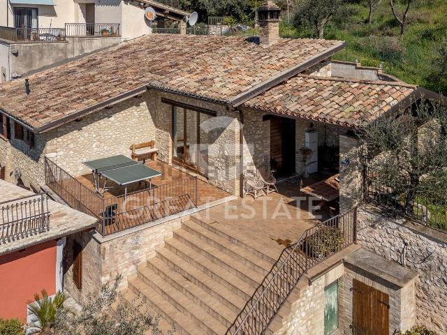 Rustico in vendita a Trevi, Umbria