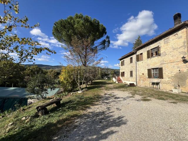 Rustico in vendita a Umbertide, Umbria