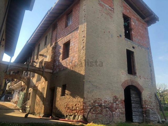 Rustico in vendita a Mezzomerico, Novara