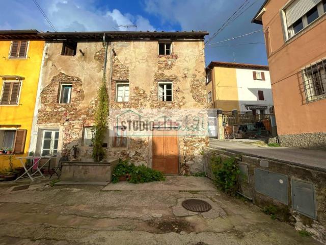Rustico in vendita a Massarosa, Toscana