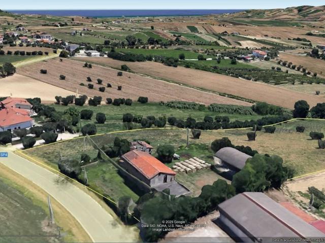 Rustico in vendita a Unione dei Comuni della Val Vibrata, Controguerra
