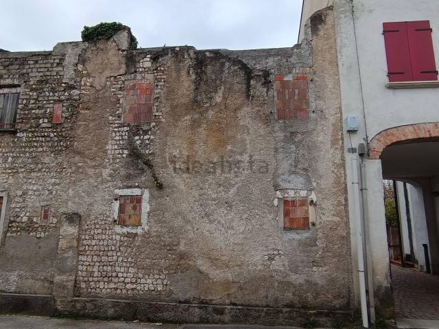 Rustico in vendita a Rorai Grande, Pordenone