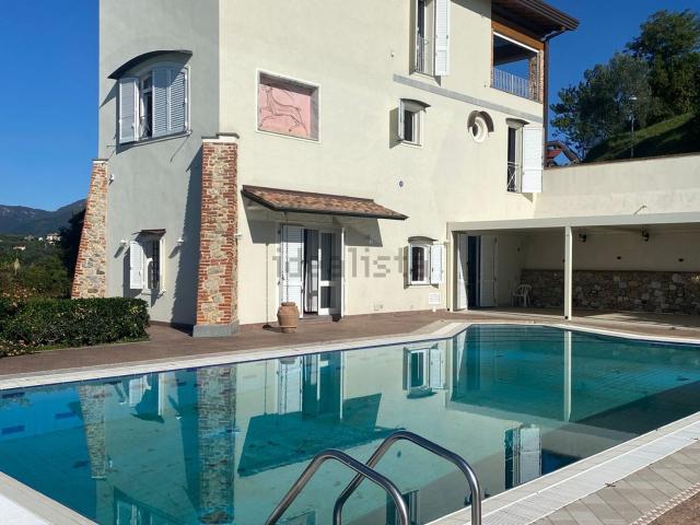 Rustico in vendita a Massarosa, Toscana