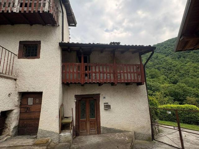 Rustico in vendita a Adrara San Rocco, Lombardia