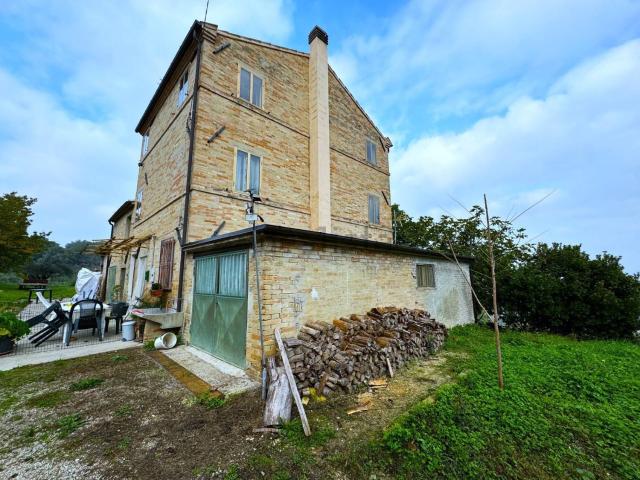 Rustico in vendita a Marche, Fermo