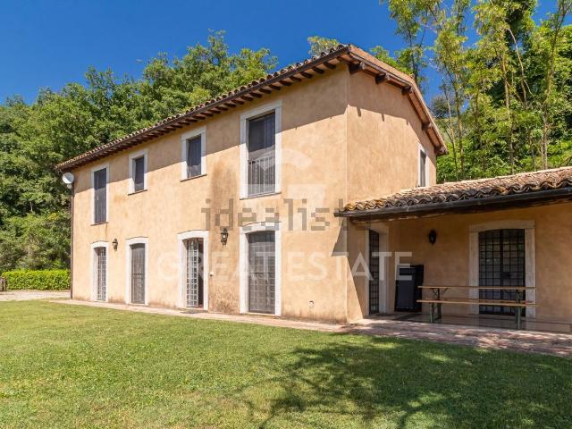 Rustico in vendita a Castiglione In Teverina, Lazio